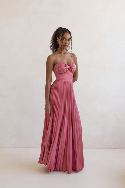 Robe Maxi Plissée Sans Manches Décades Passées Rose