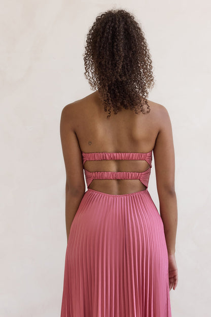 Robe Maxi Plissée Sans Manches Décades Passées Rose