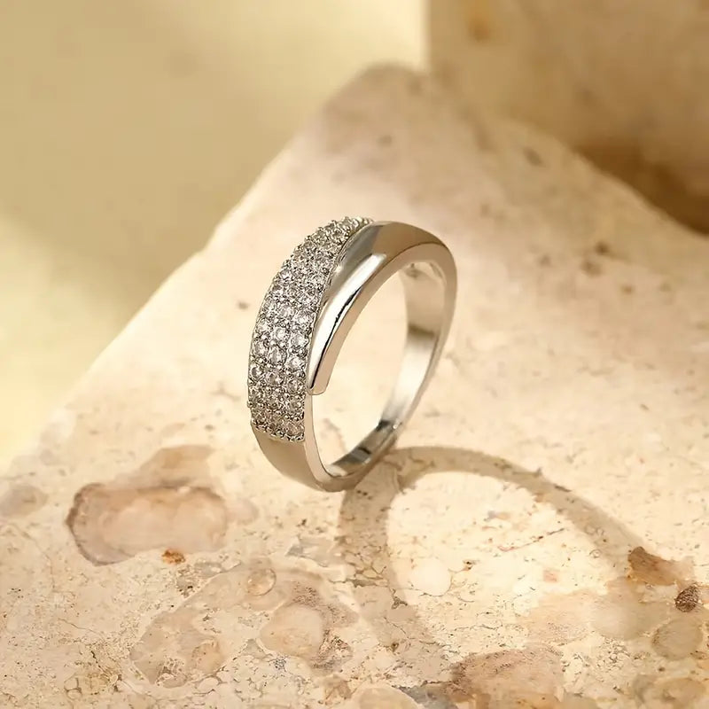 Bague en Or Élégante avec Pierres Scintillantes