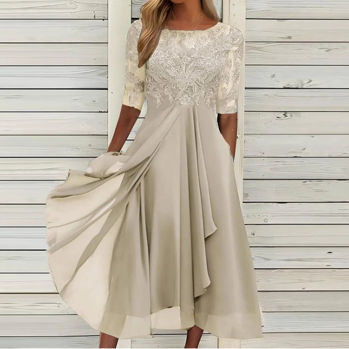 Mila – Chiffon jurk met kanten details